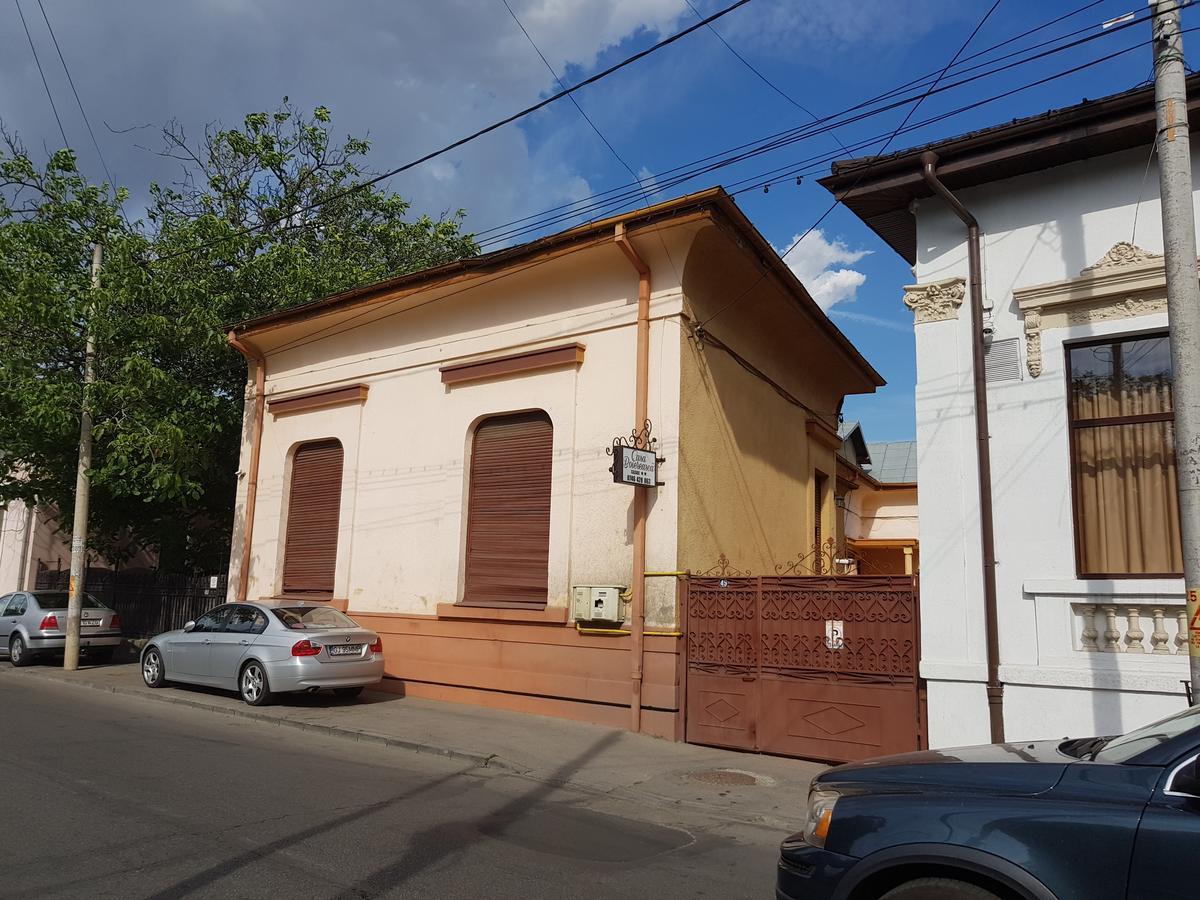 Casa Boiereasca Hostel Craiova Exterior photo